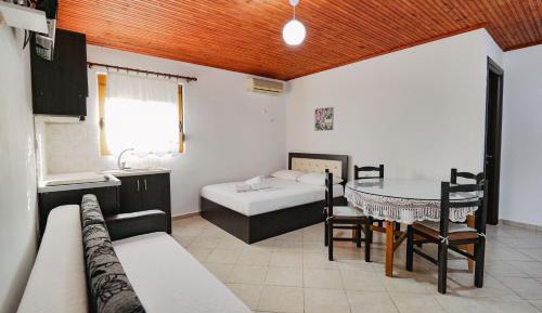 Basic Triple Room