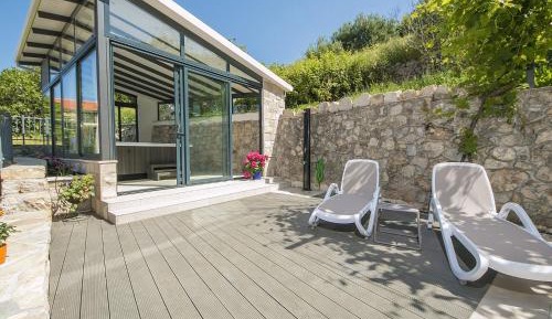 Three-Bedroom Holiday Home 