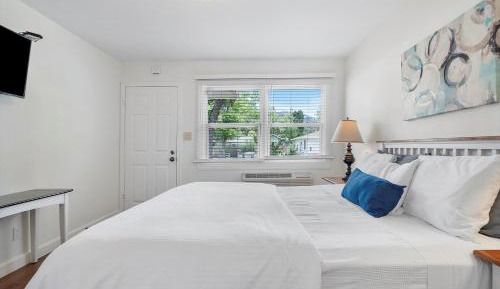 Queen Room with Spa Bath