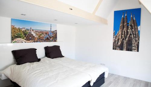 Twin Room with Private External Bathroom