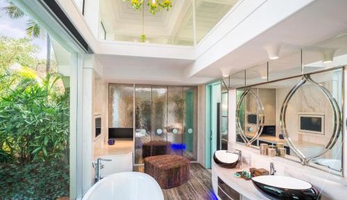 Fantastic Sea Front, One-bedroom Villa