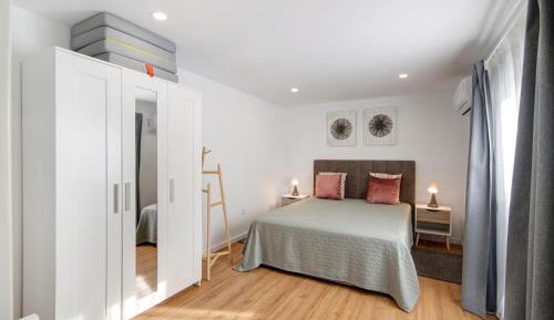 Superior One-Bedroom Apartment