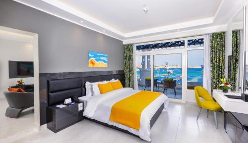 Junior Suites Jacuzzi Beach Front