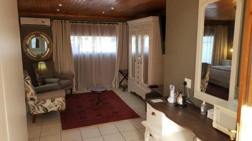 Queen Room with Spa Bath