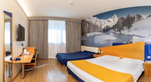 Superior Family Room (2 Adults + 2 Children)