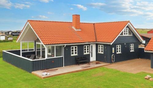 Four-Bedroom Holiday Home