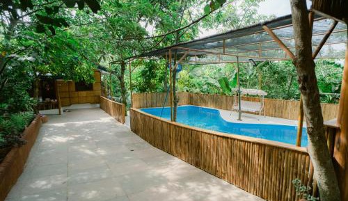 Queen Room with Pool View