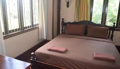Deluxe Double Room (2 Adults + 1 Child)