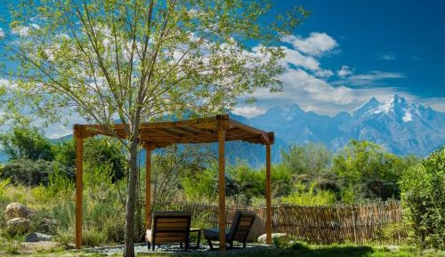 Family Room with Mountain View