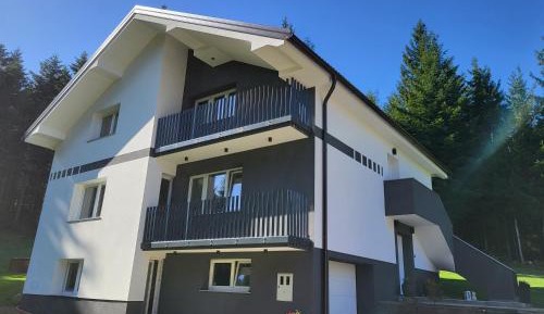 Apartment with Garden View