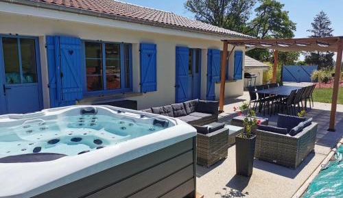 Holiday Home (10 Adults)
