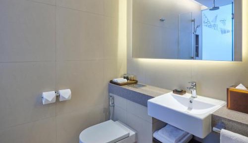 Urban, Guest room, 1 King, West Wing