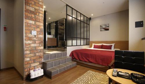 Suite with River View