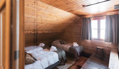 Family Room with Mountain View
