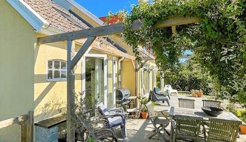 Two-Bedroom Holiday Home
