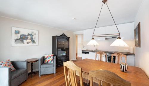 Apartment with Shower