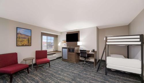 King Suite with Bunk Bed and Walk-In Shower - Non-Smoking