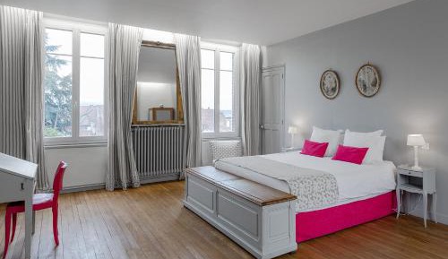 Junior Suite with Garden View