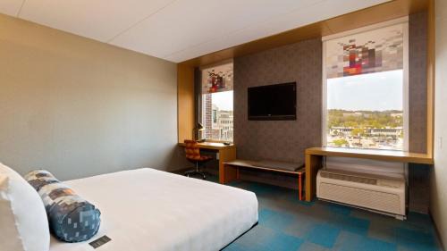 Aloft, Guest room, 1 King