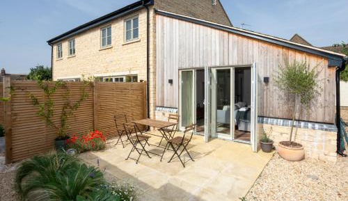 1 Harpers Yard