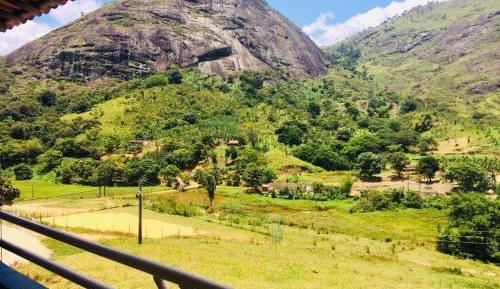 Apartment with Mountain View