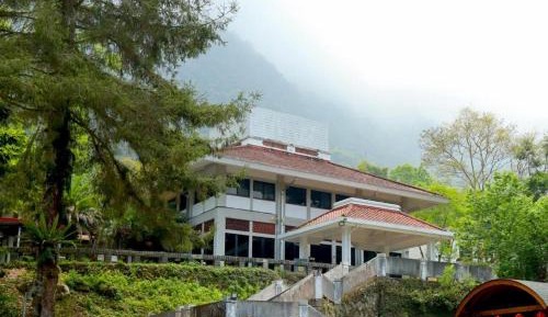 Superior Quadruple - University Building