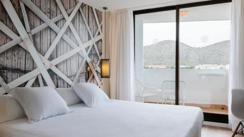 Double or Twin Room with Pool View