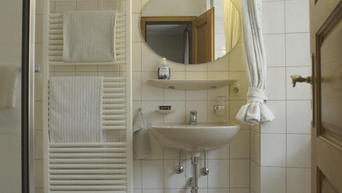 Single Room with Private Bathroom