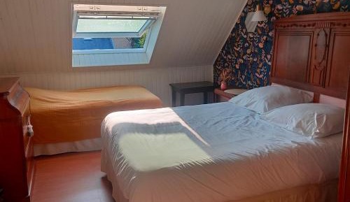 Quadruple Room with Shared Bathroom