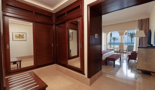 Executive Suite, Queen Bed, Sea View