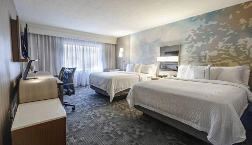 Deluxe Queen Room with Two Queen Beds
