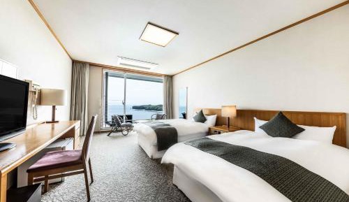 Twin Room with Sea View - Non-Smoking