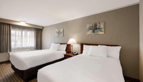 Double Room with Two Double Beds - Non-Smoking