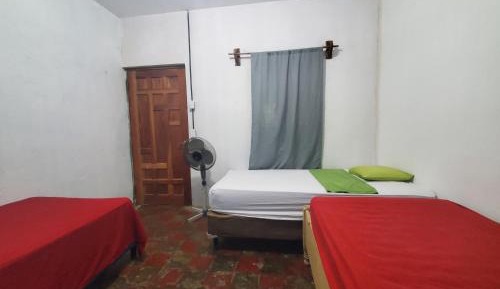 Basic Triple Room with Shared Bathroom