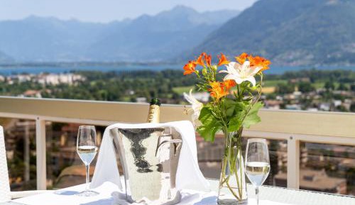 Deluxe Double Room with Terrace and Lake View