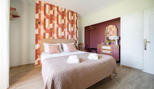 Queen Room with Garden View