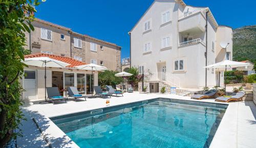 One Bedroom Apartment with Balcony