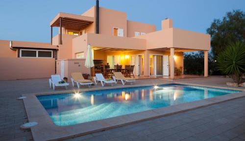 Villa with Garden View