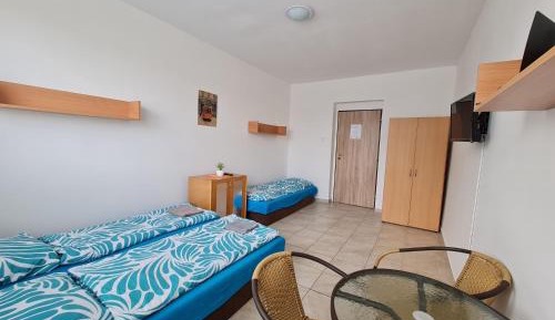 Basic Triple Room with Shared Bathroom