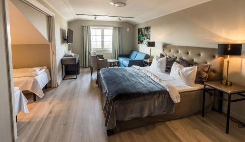 Family Room (2 Adults + 2 Children)