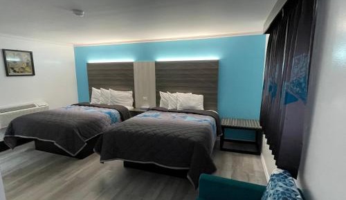 Deluxe Queen Room