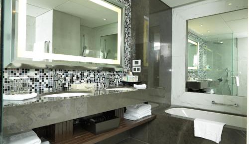 Prestige King Suite