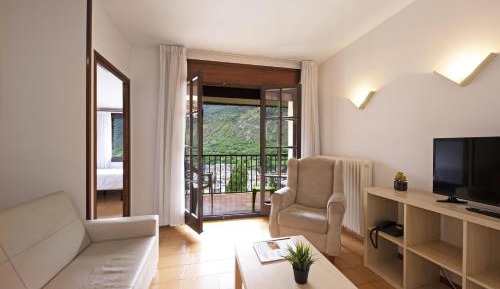 Apartment with Mountain View (4 Adults)