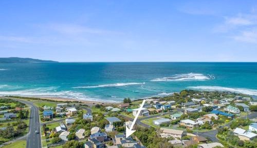 Deluxe One-Bedroom Apartment