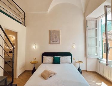 Quadruple Room with Private Bathroom