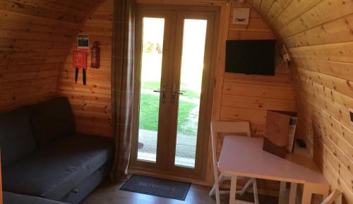 New Glamping Pod with Lake View (sleeps 2-4 people)