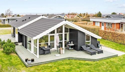 Three-Bedroom Holiday Home 