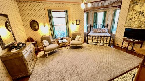 Queen Room