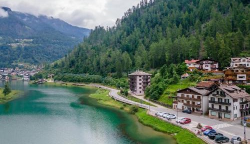 Apartment with Lake View