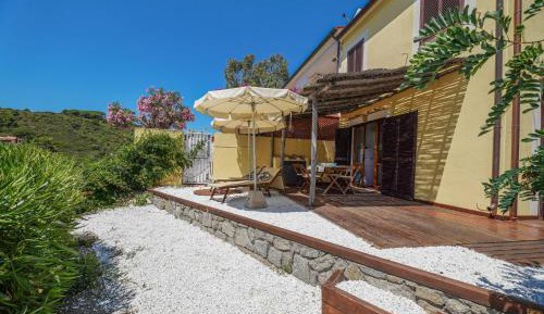 One-Bedroom Holiday Home with Terrace